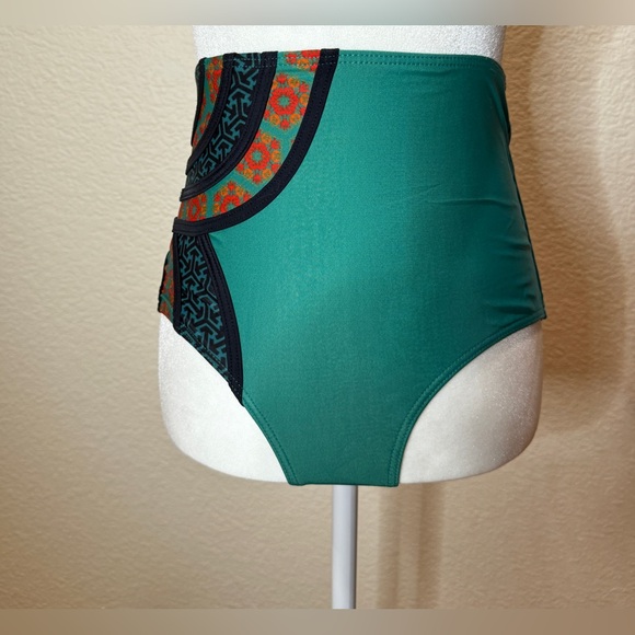 Gently Used * High Dive by ModCloth 2 piece Swimsuit * S/M - Picture 3 of 5